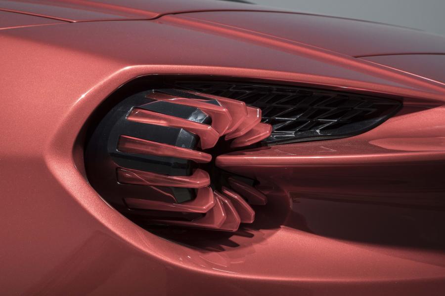 Детали экстерьера Aston Martin Vanquish Zagato Volante 2017 года  (NA) (фото 2 из 40)